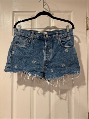 Reformation Charlie denim shorts in Daria daisy